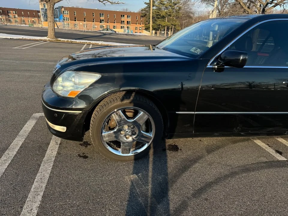 2004 Lexus LS 3rd Gen - Image 5 of 20
