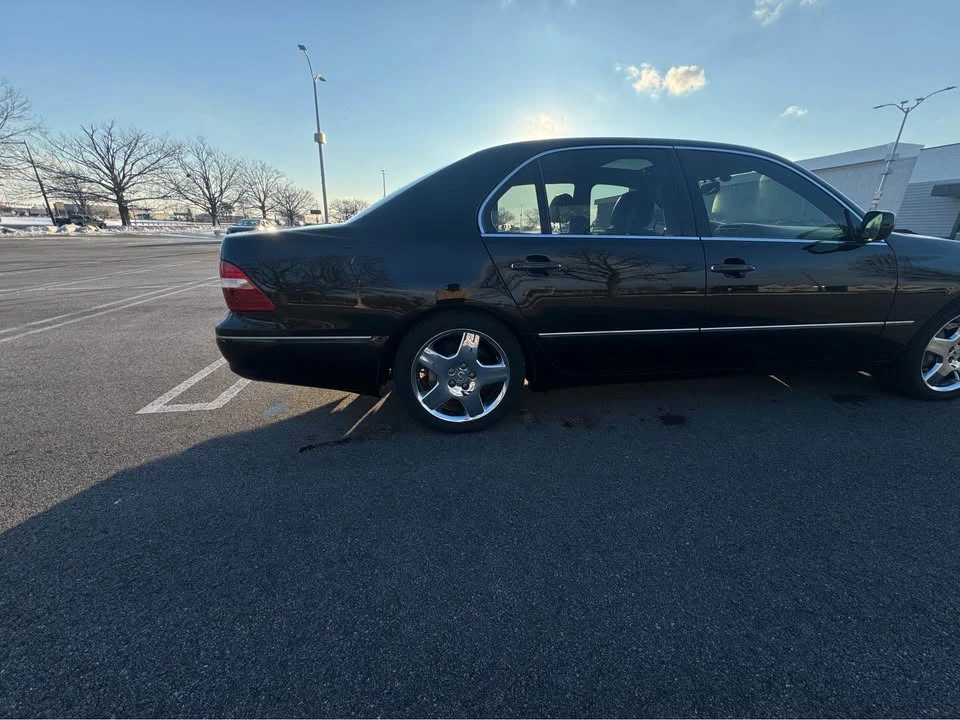 2004 Lexus LS 3rd Gen - Image 7 of 19