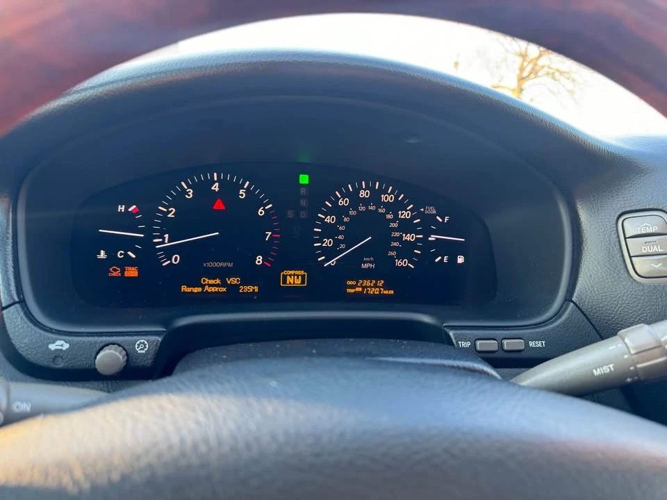 2004 Lexus LS 3rd Gen - Image 19 of 20