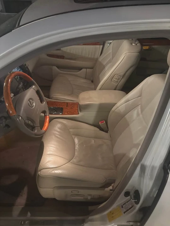 2004 Lexus LS 3rd Gen - Image 6 of 10