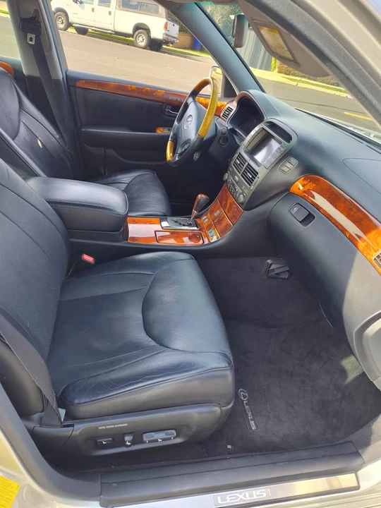 2004 Lexus LS 3rd Gen - Image 8 of 18