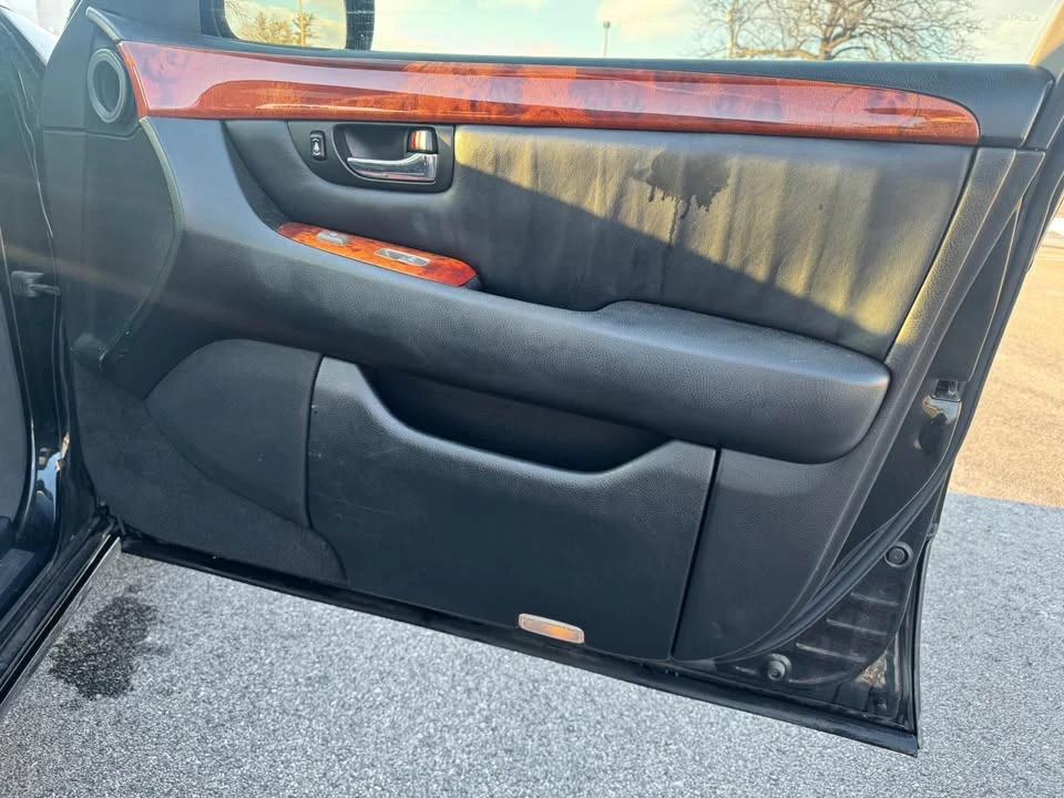 2004 Lexus LS 3rd Gen - Image 18 of 19
