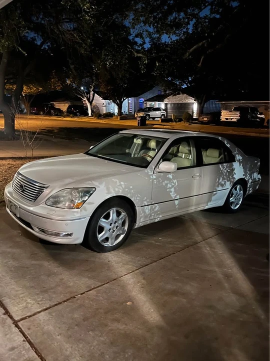 2004 Lexus LS 3rd Gen - Image 2 of 4