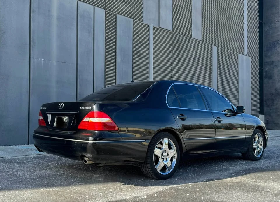 2004 Lexus LS 3rd Gen - Image 7 of 19