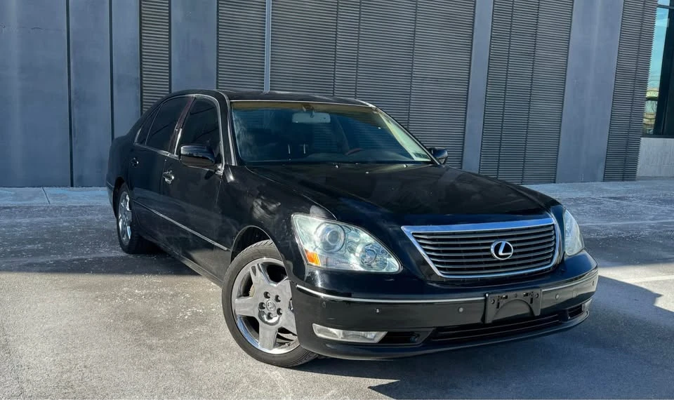 2004 Lexus LS 3rd Gen - Image 3 of 19