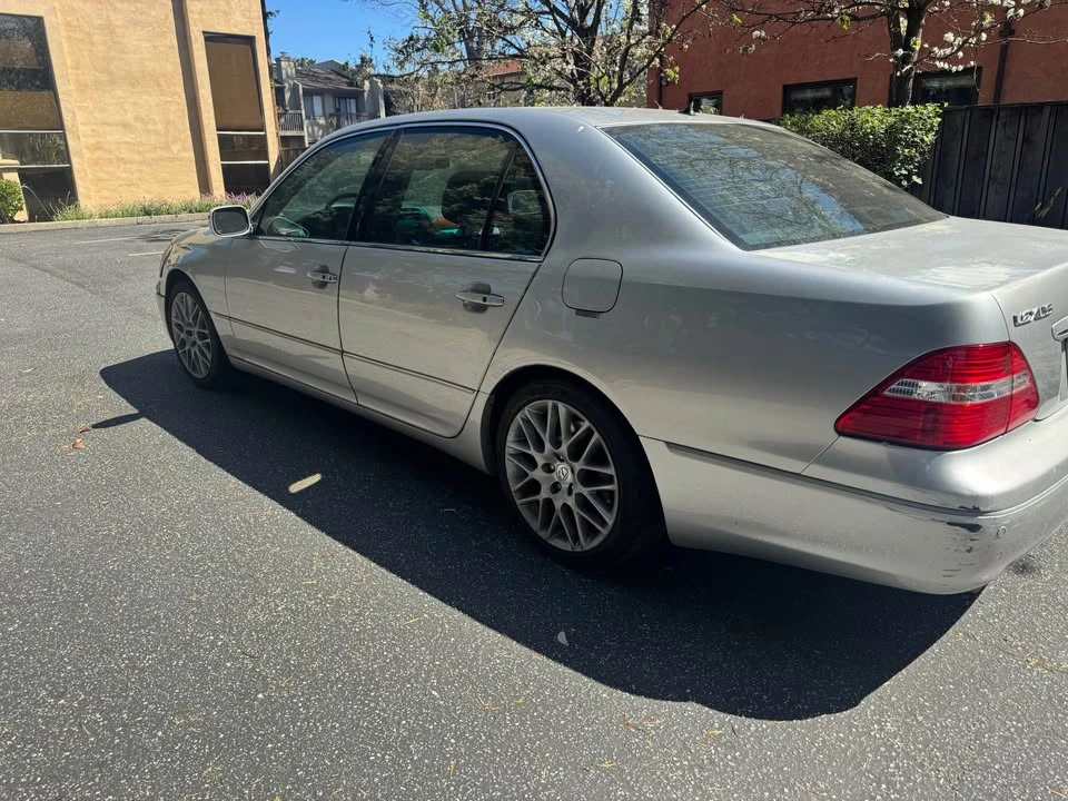 2004 Lexus LS 3rd Gen - Image 3 of 11