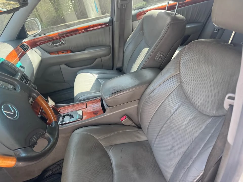 2004 Lexus LS 3rd Gen - Image 9 of 11