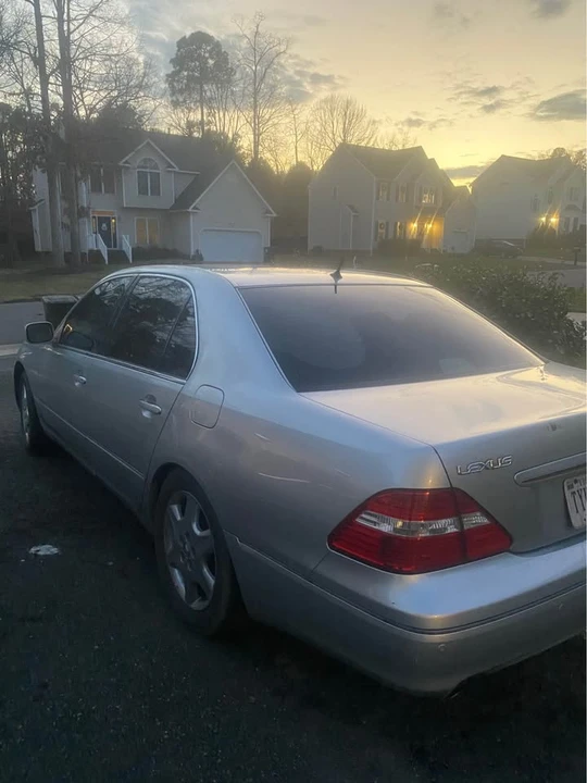 2004 Lexus LS 3rd Gen - Image 3 of 6
