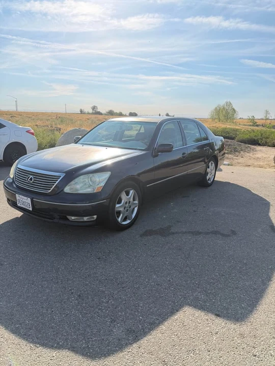 2004 Lexus LS 3rd Gen - Image 2 of 7