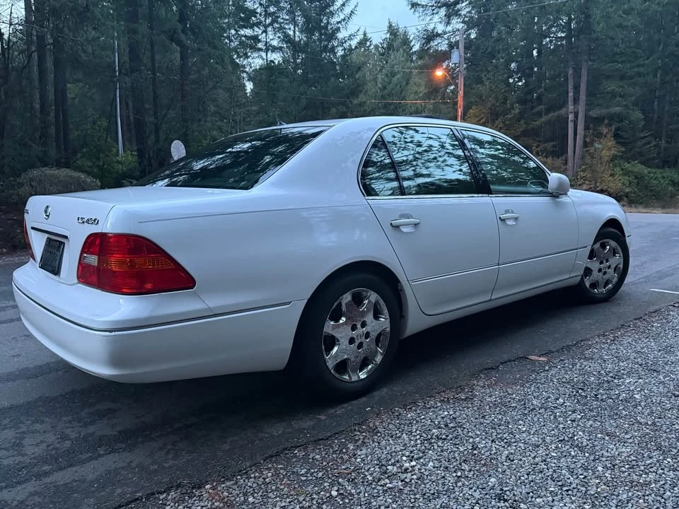 2004 Lexus LS 3rd Gen - Image 5 of 15