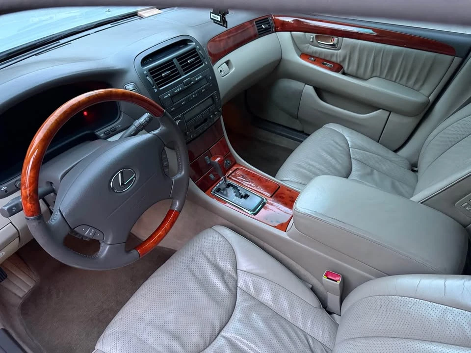 2004 Lexus LS 3rd Gen - Image 10 of 15