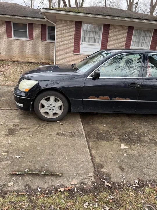 2004 Lexus LS 3rd Gen - Image 3 of 4