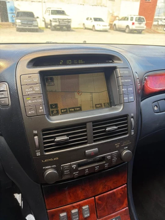 2004 Lexus LS 3rd Gen - Image 13 of 13