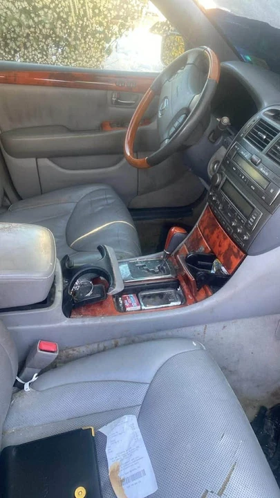 2004 Lexus LS 3rd Gen - Image 5 of 6
