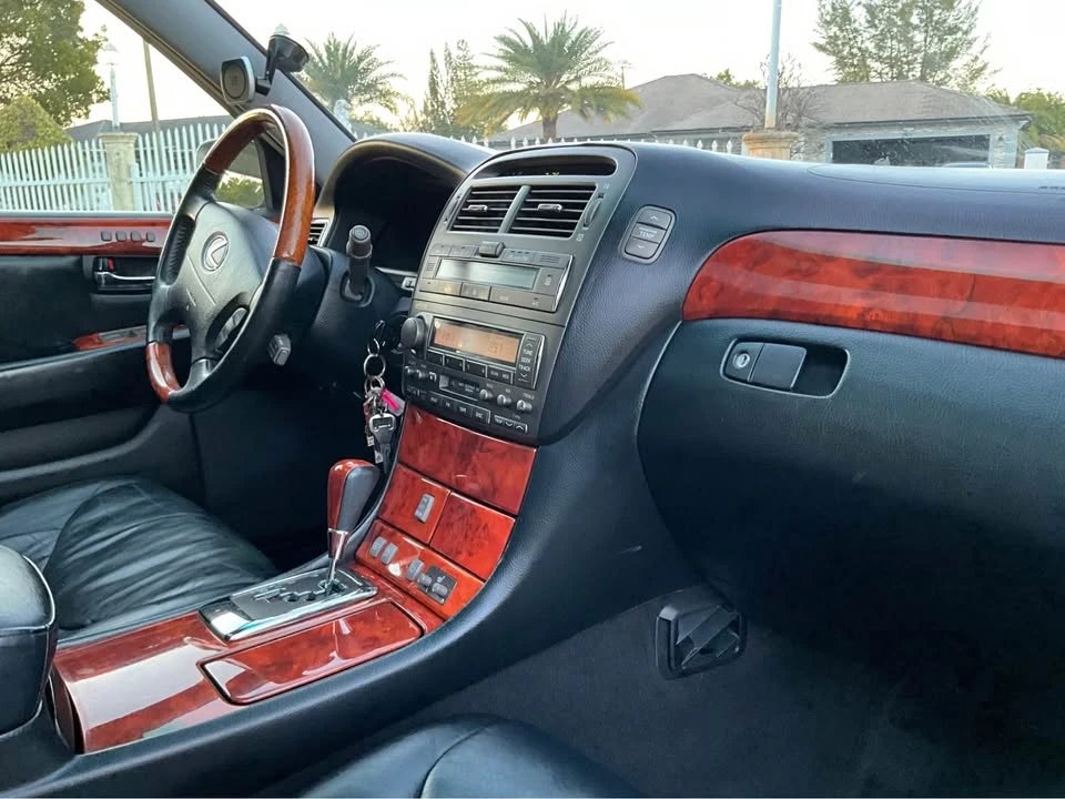 2004 Lexus LS 3rd Gen - Image 8 of 13