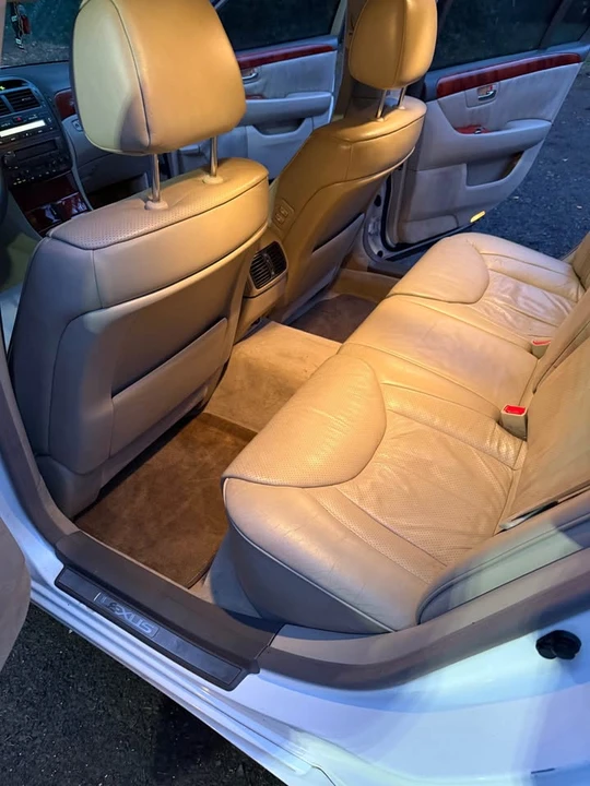 2004 Lexus LS 3rd Gen - Image 14 of 15