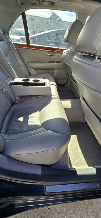 2004 Lexus LS 3rd Gen - Image 10 of 18