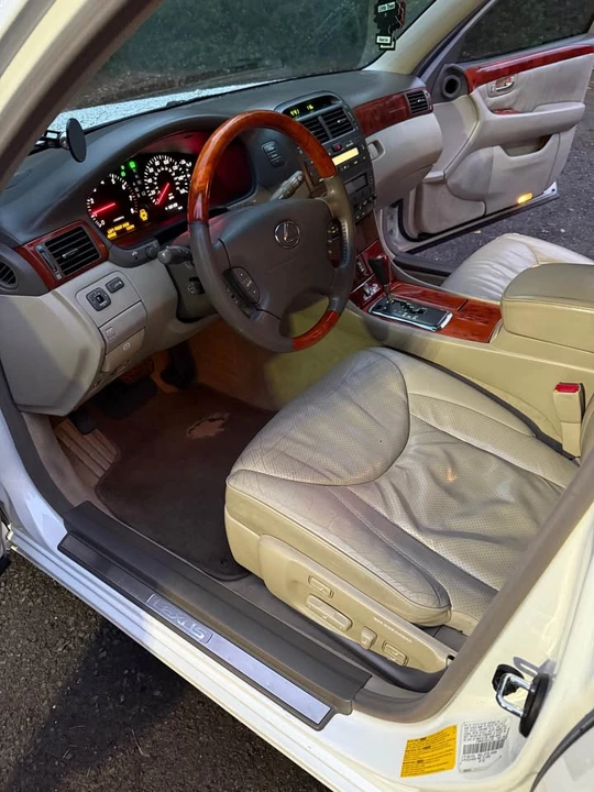 2004 Lexus LS 3rd Gen - Image 15 of 15