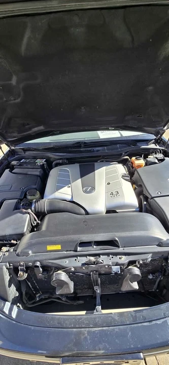 2004 Lexus LS 3rd Gen - Image 12 of 18