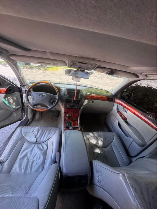 2004 Lexus LS 3rd Gen - Image 5 of 5