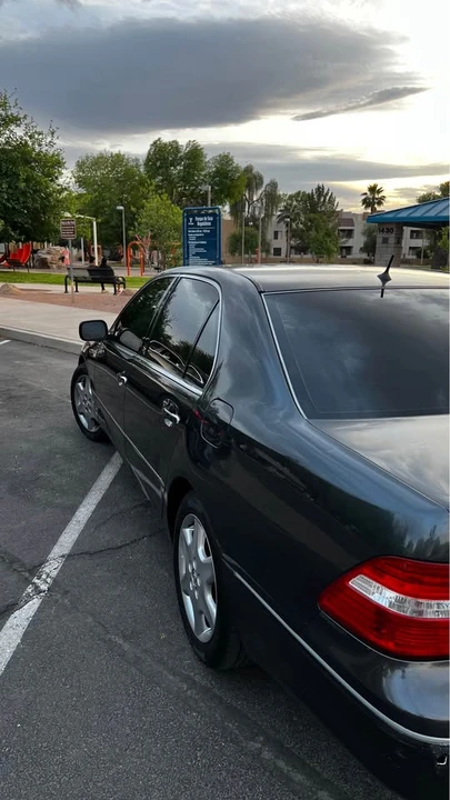 2004 Lexus LS 3rd Gen - Image 6 of 8