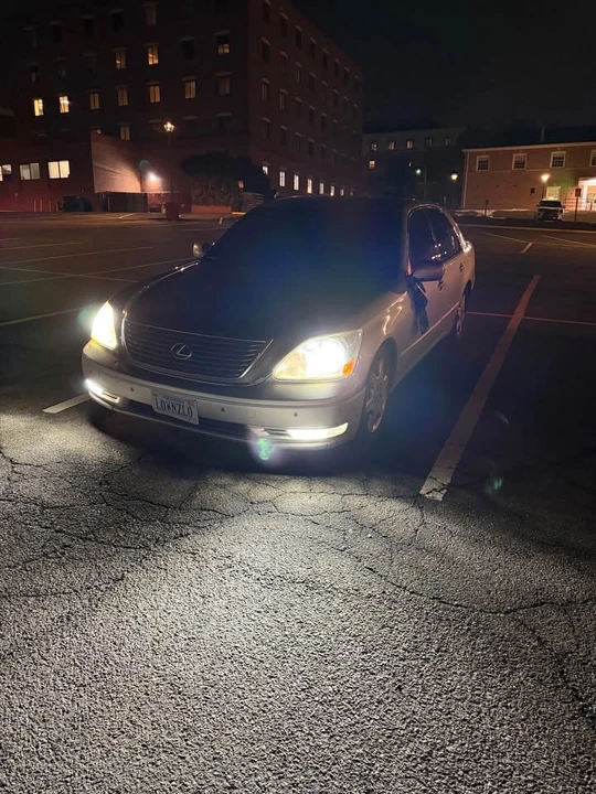 2004 Lexus LS 3rd Gen - Image 3 of 10
