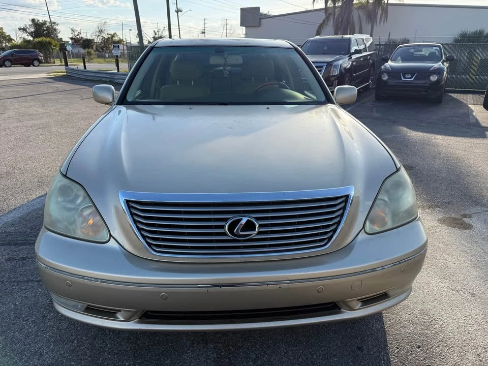 2004 Lexus LS 3rd Gen - Image 9 of 19