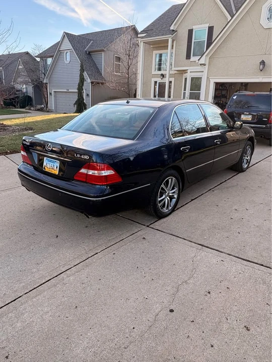 2004 Lexus LS 3rd Gen - Image 4 of 15