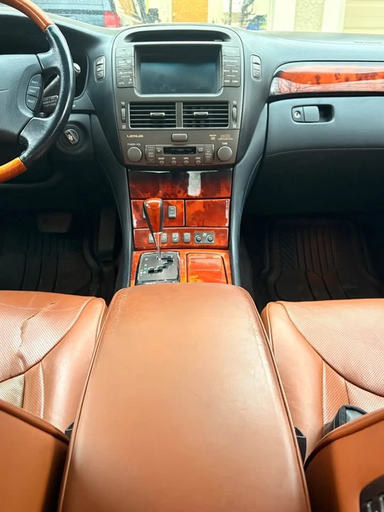 2004 Lexus LS 3rd Gen - Image 11 of 15