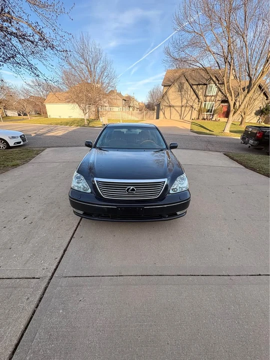 2004 Lexus LS 3rd Gen - Image 3 of 15
