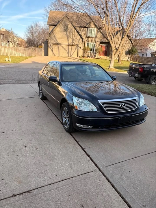 2004 Lexus LS 3rd Gen - Image 2 of 15
