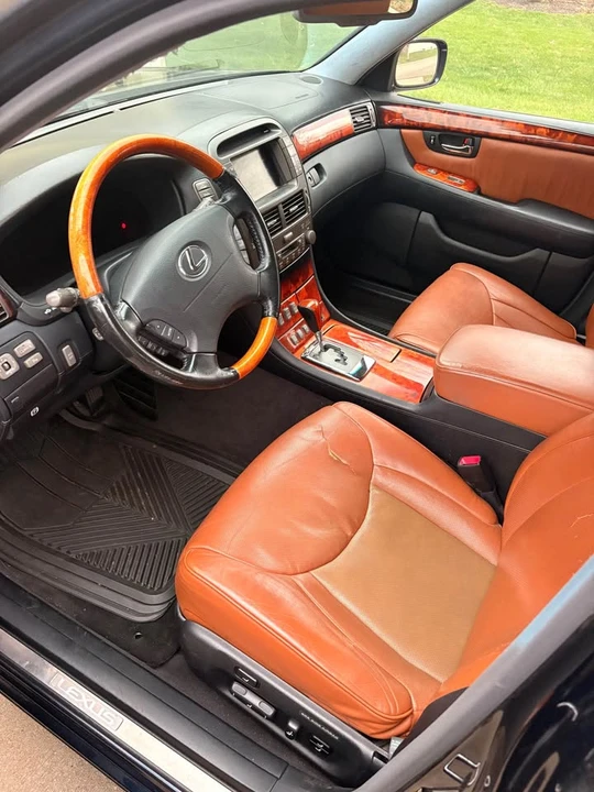 2004 Lexus LS 3rd Gen - Image 9 of 15