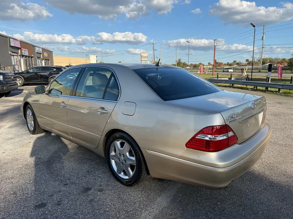 2004 Lexus LS 3rd Gen - Image 5 of 19