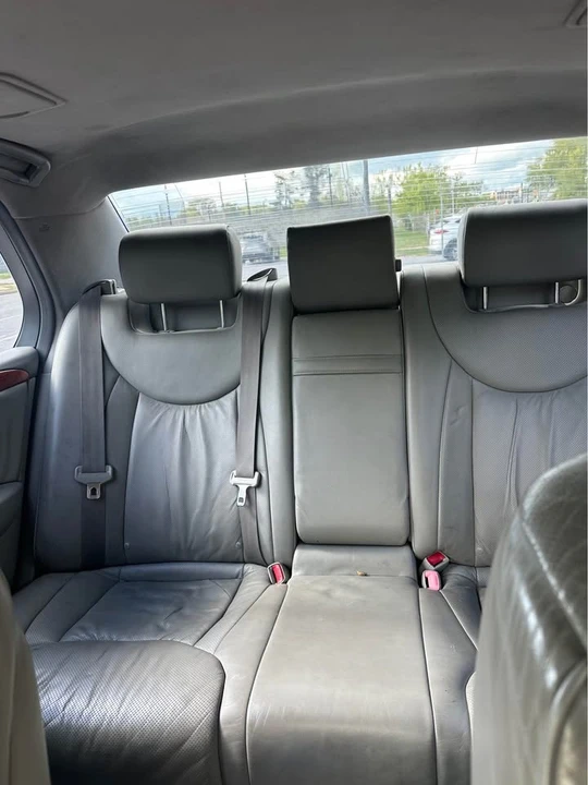 2004 Lexus LS 3rd Gen - Image 11 of 11