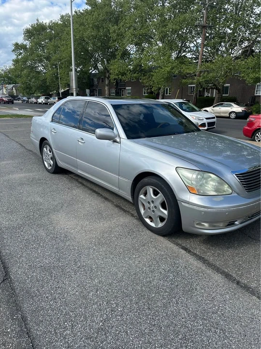 2004 Lexus LS 3rd Gen - Image 7 of 11
