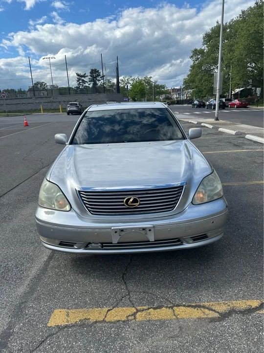 2004 Lexus LS 3rd Gen - Image 5 of 11