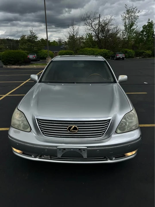 2004 Lexus LS 3rd Gen - Image 3 of 11