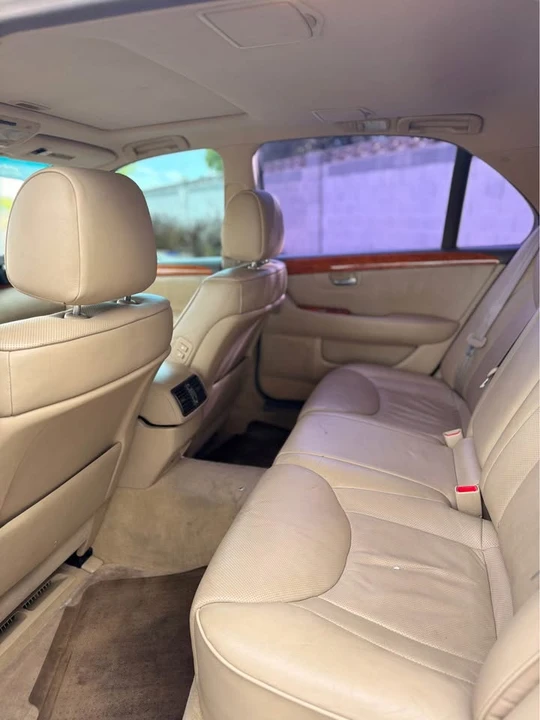 2004 Lexus LS 3rd Gen - Image 11 of 13