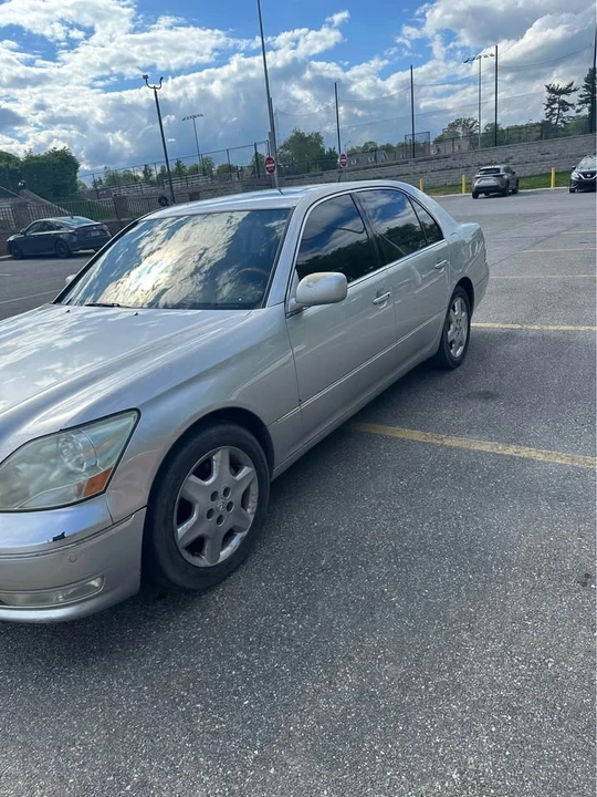 2004 Lexus LS 3rd Gen - Image 8 of 11