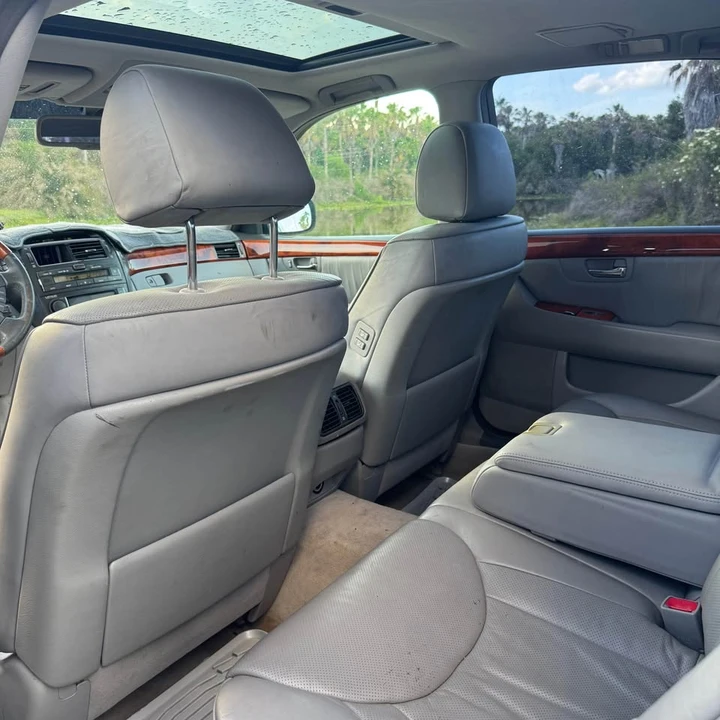 2004 Lexus LS 3rd Gen - Image 11 of 14