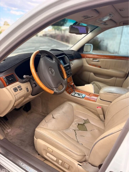 2004 Lexus LS 3rd Gen - Image 8 of 13