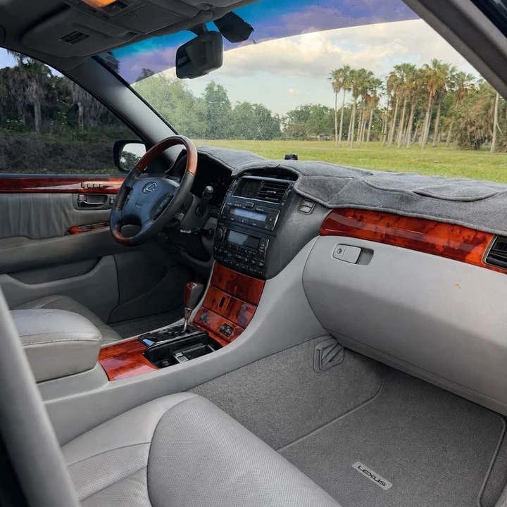 2004 Lexus LS 3rd Gen - Image 10 of 14