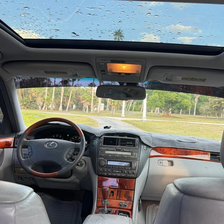 2004 Lexus LS 3rd Gen - Image 13 of 14