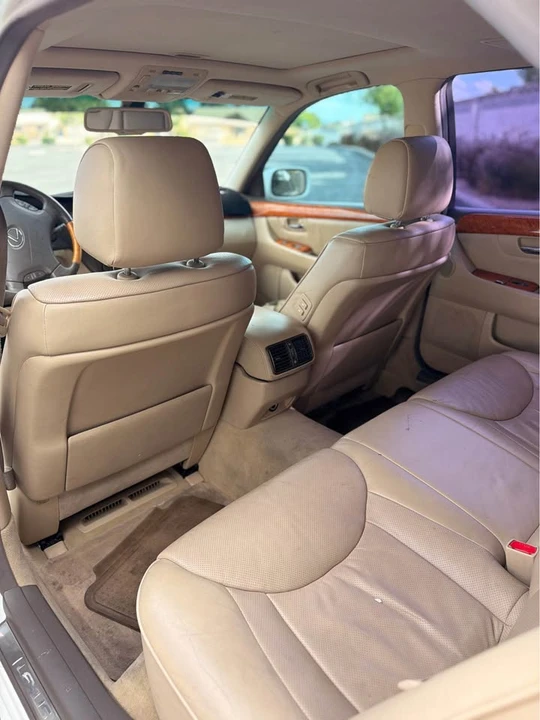 2004 Lexus LS 3rd Gen - Image 12 of 13
