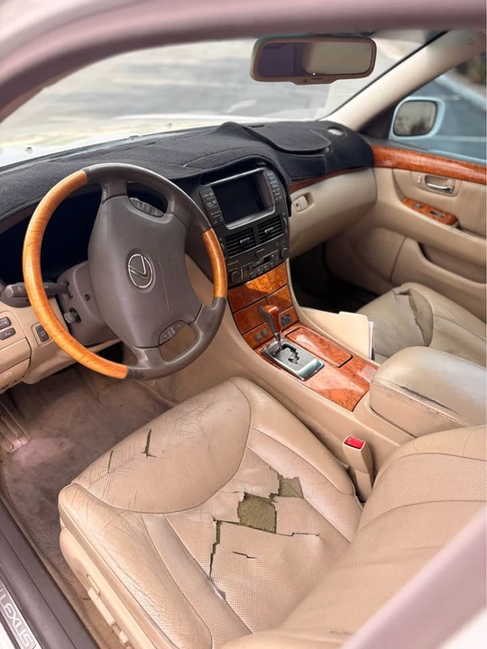 2004 Lexus LS 3rd Gen - Image 9 of 13