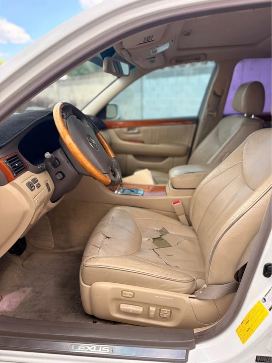 2004 Lexus LS 3rd Gen - Image 10 of 13