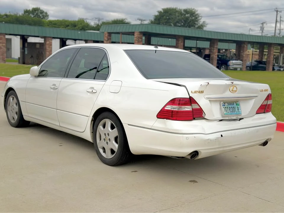 2004 Lexus LS 3rd Gen - Image 9 of 20