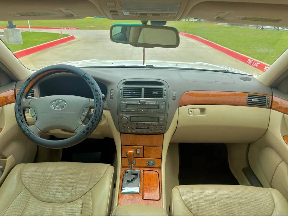 2004 Lexus LS 3rd Gen - Image 11 of 20