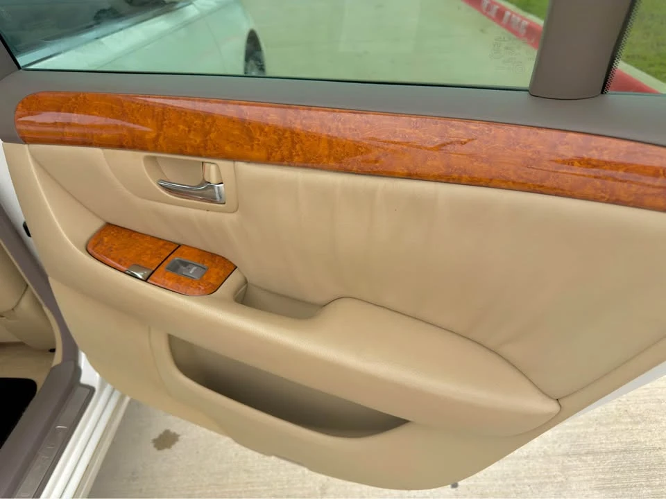 2004 Lexus LS 3rd Gen - Image 16 of 20
