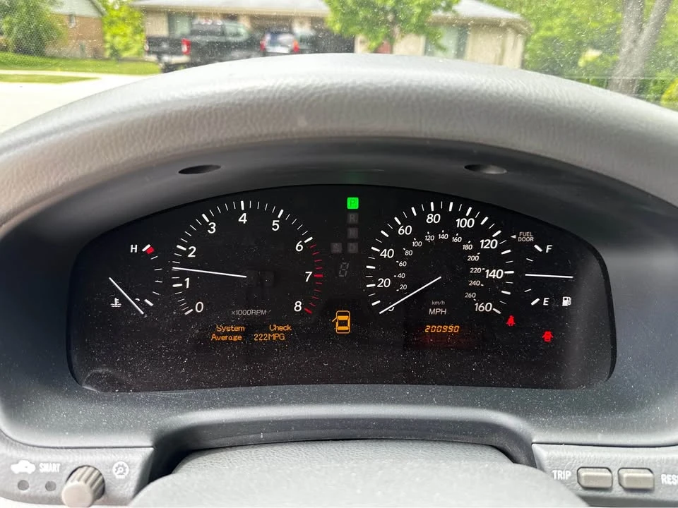 2004 Lexus LS 3rd Gen - Image 9 of 12